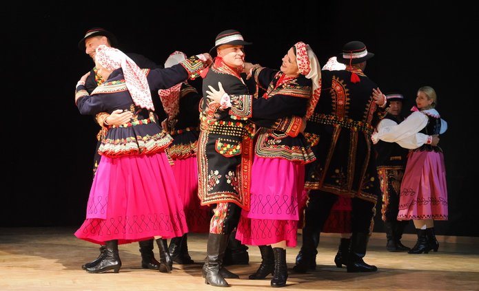 tancerze na scenie